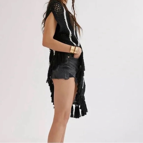 Anthropologie One-Shoulder Crochet Poncho NWOT - Picture 4 of 7